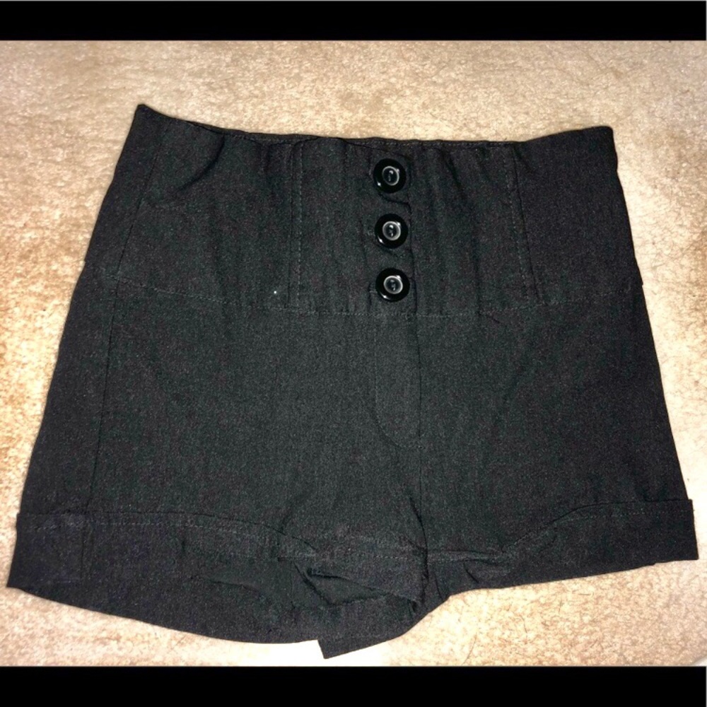 HIGH WAISTED STRETCHY SHORTS